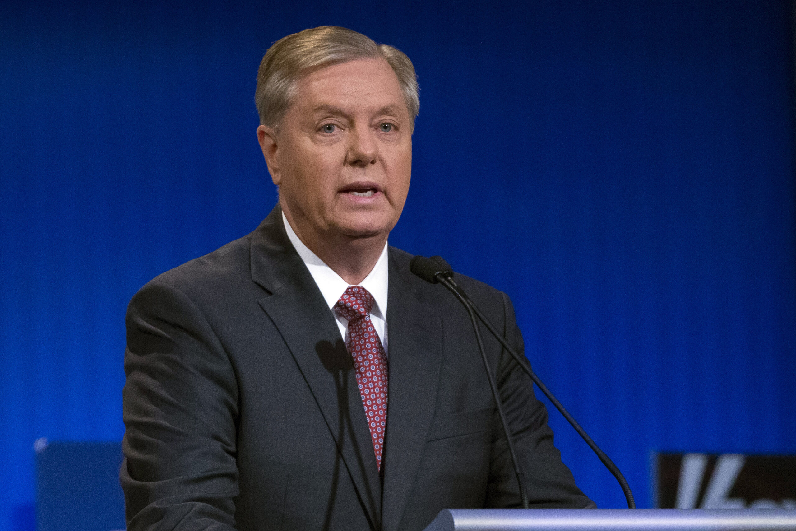 Energy policy finds little room in early debate
