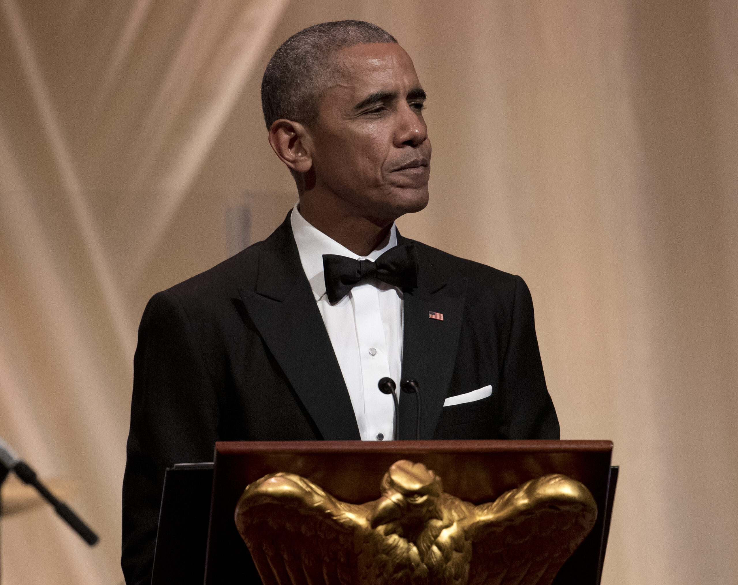 Obama makes final push for Obamacare enrollment as president