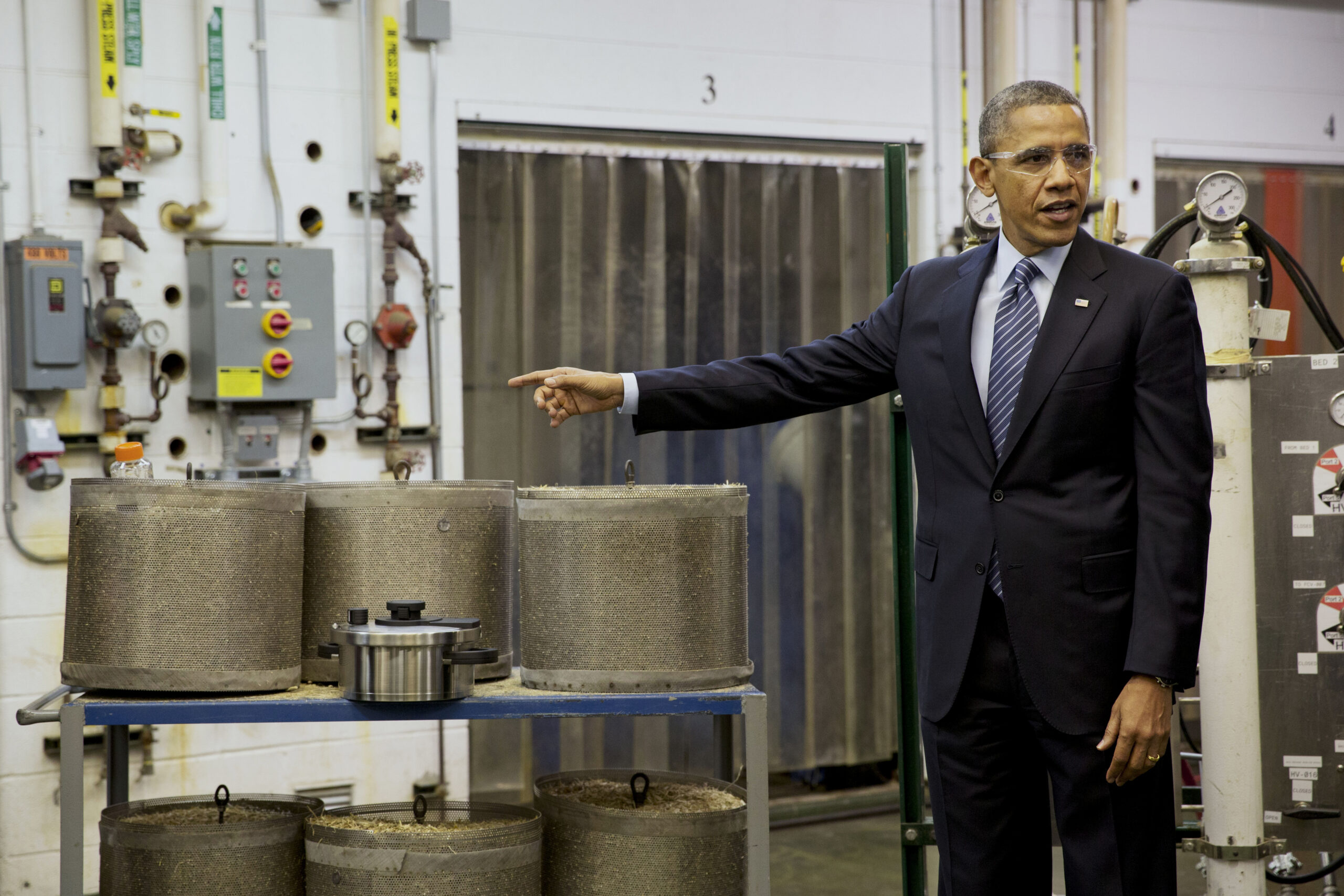 Obama goes to bat for farm bill in Michigan