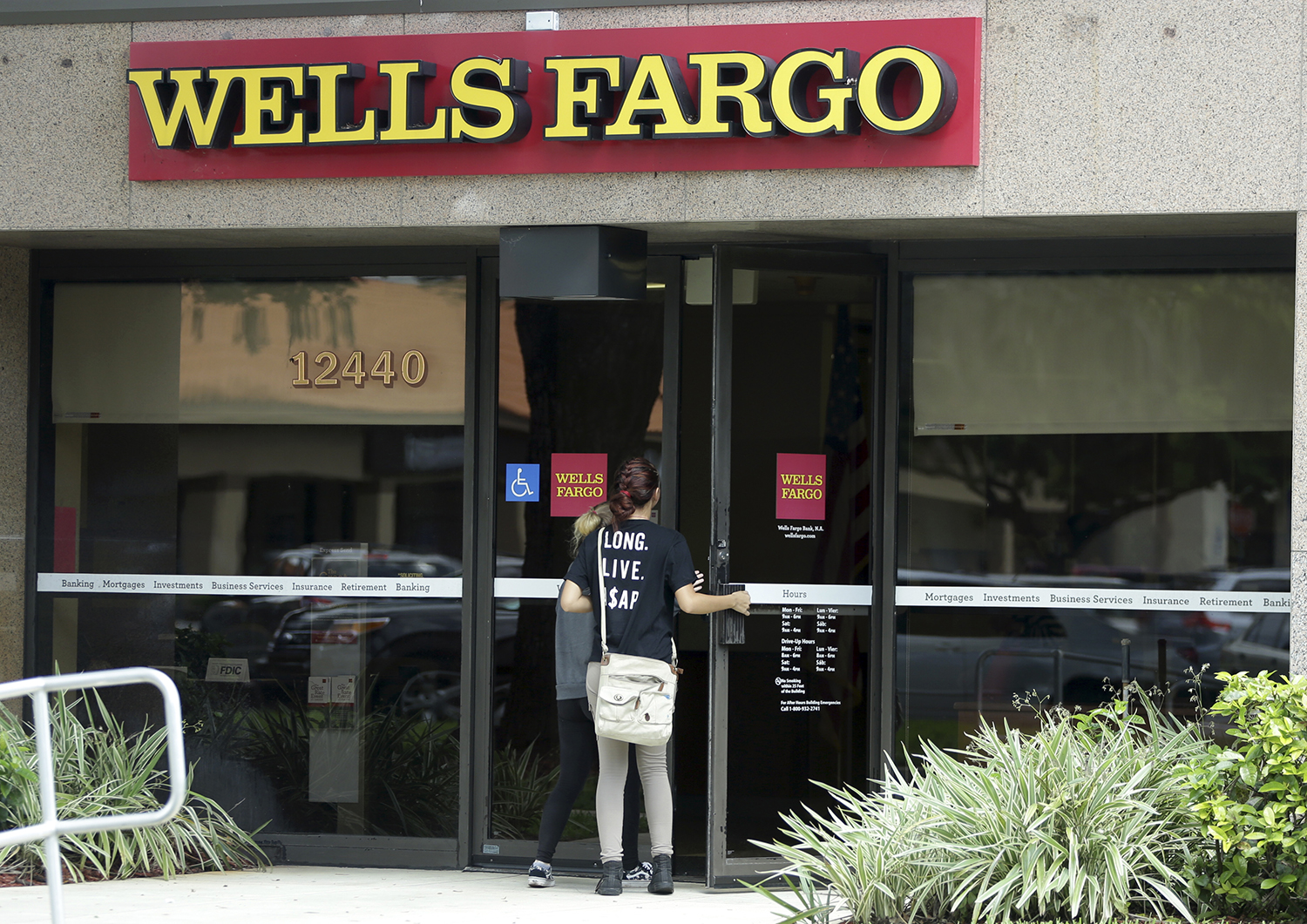 Wells Fargo asks for lawsuits to be arbitrated outside court