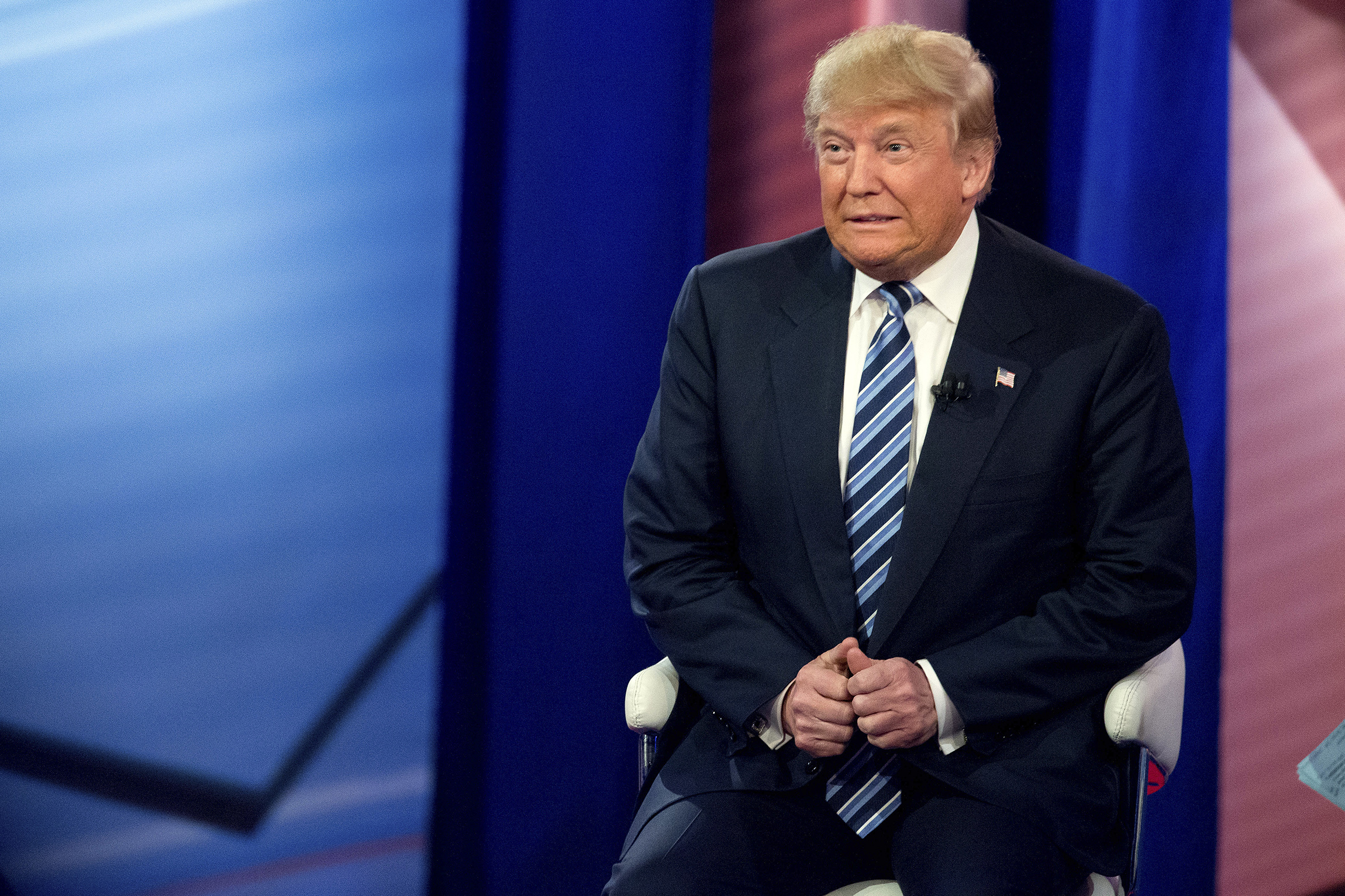 Conservatives prepare to back independent bid to stop Trump