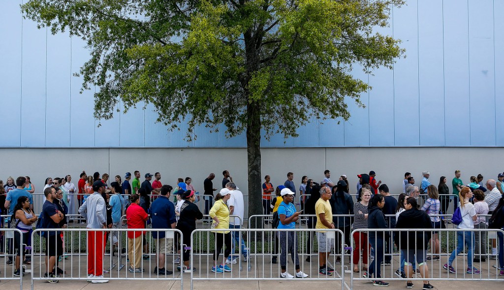 Dallas assures illegal immigrants it isn’t checking papers at shelters