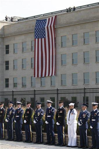 Ceremony honors fallen heroes and soldiers at Pentagon 9/11 Memorial
