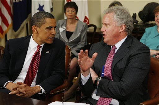  President Barack Obama speaks with General Electric Chief Executive Officer Jeffrey Immelt in the Roosevelt Room at the White House in Washington, Wednesday, May 20, 2009, during a meeting of the President's Economic Recovery Advisory Board. (AP Photo/Charles Dharapak) 
