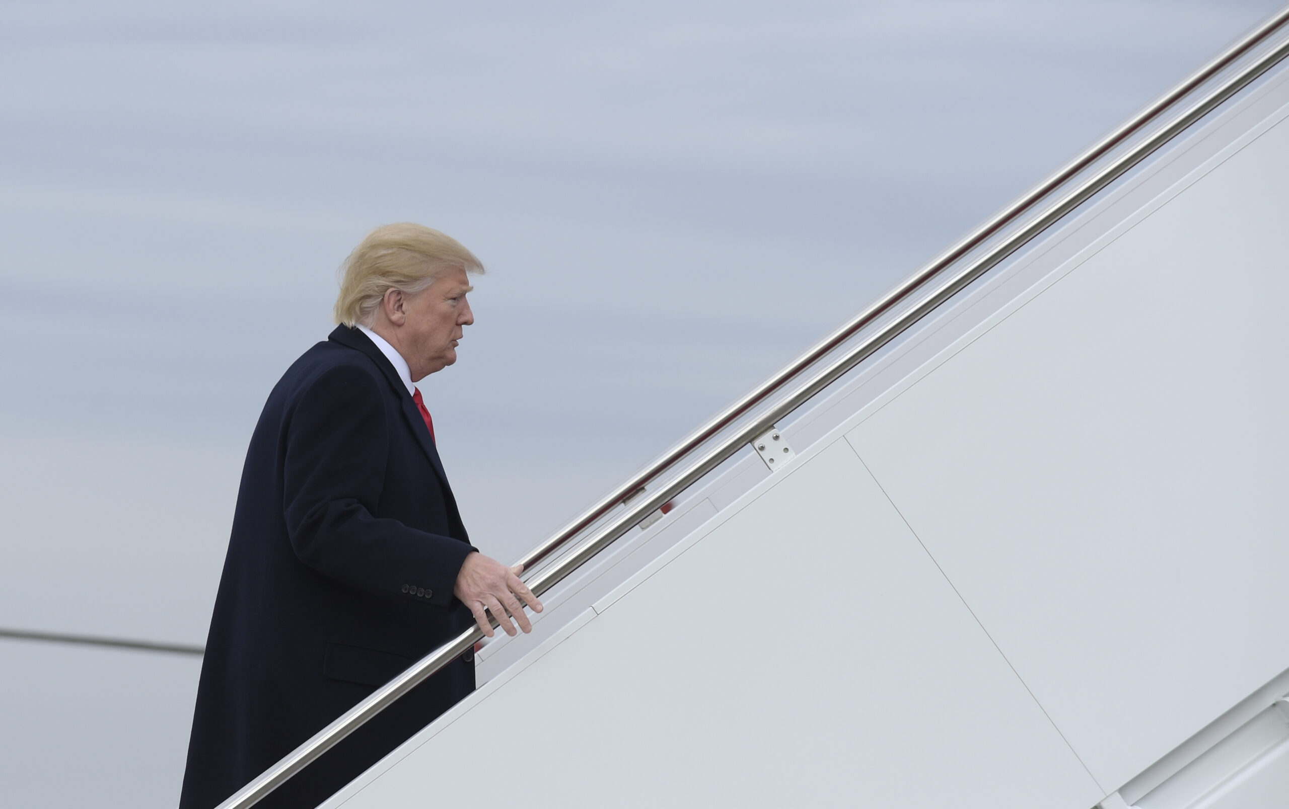 Poll: Trump’s job approval rating lags behind his predecessors
