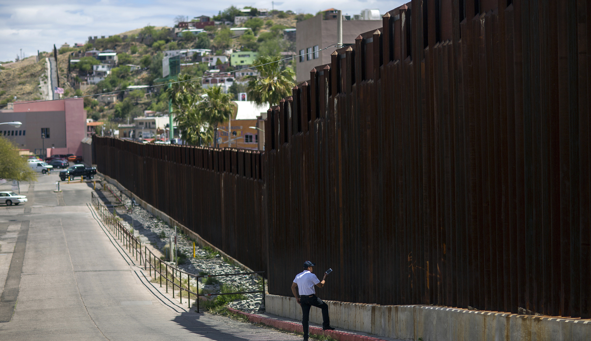 Paul Ryan’s new border wall ad is like John McCain’s, but with more techno and lens flares