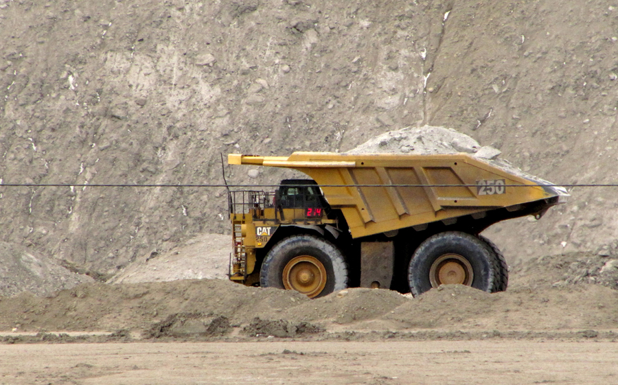 Study: Halt in coal-mining leases could cost $650 billion