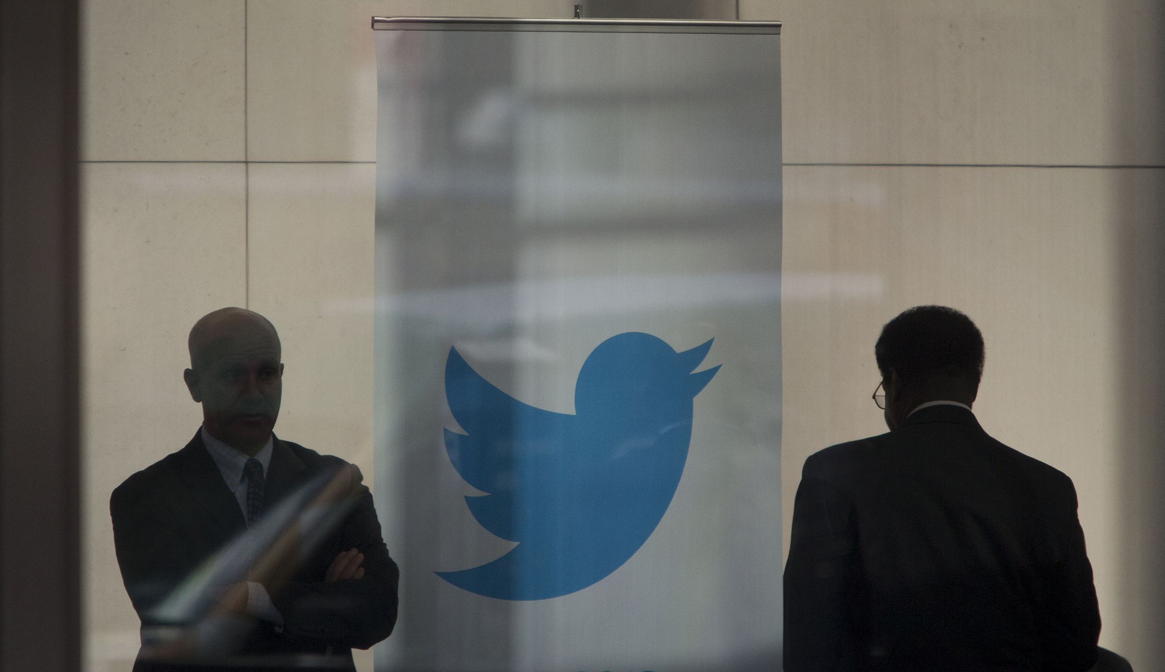 Twitter recruits users in battle against election manipulation