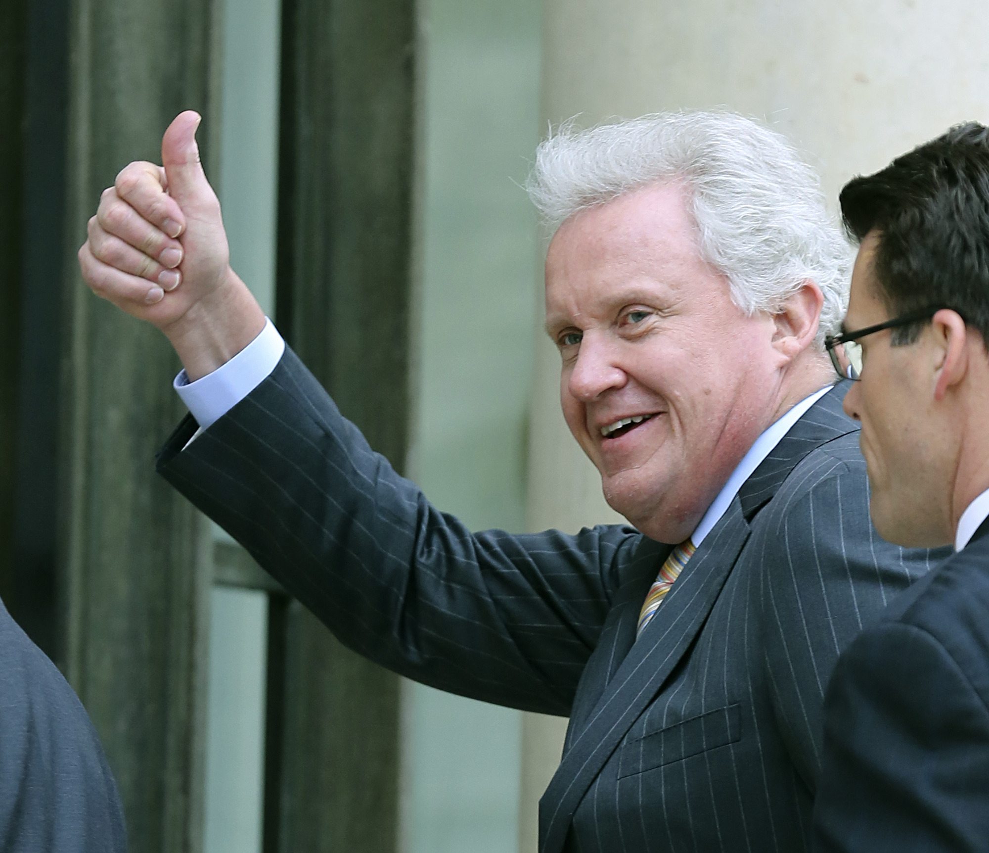 GE chief woos French leader, seeking Alstom deal