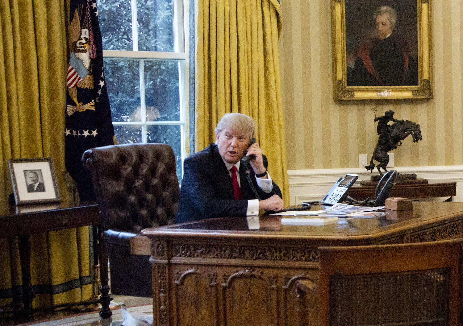 Trump, Putin discuss safe zones in Syria