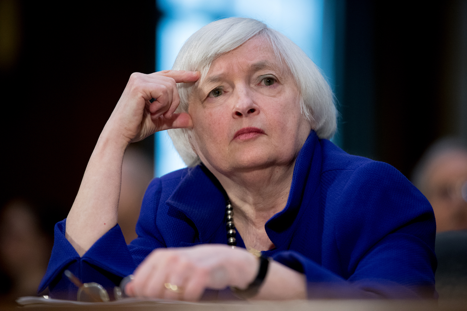 Democrats press Yellen to undercut Trump case for easing bank rules
