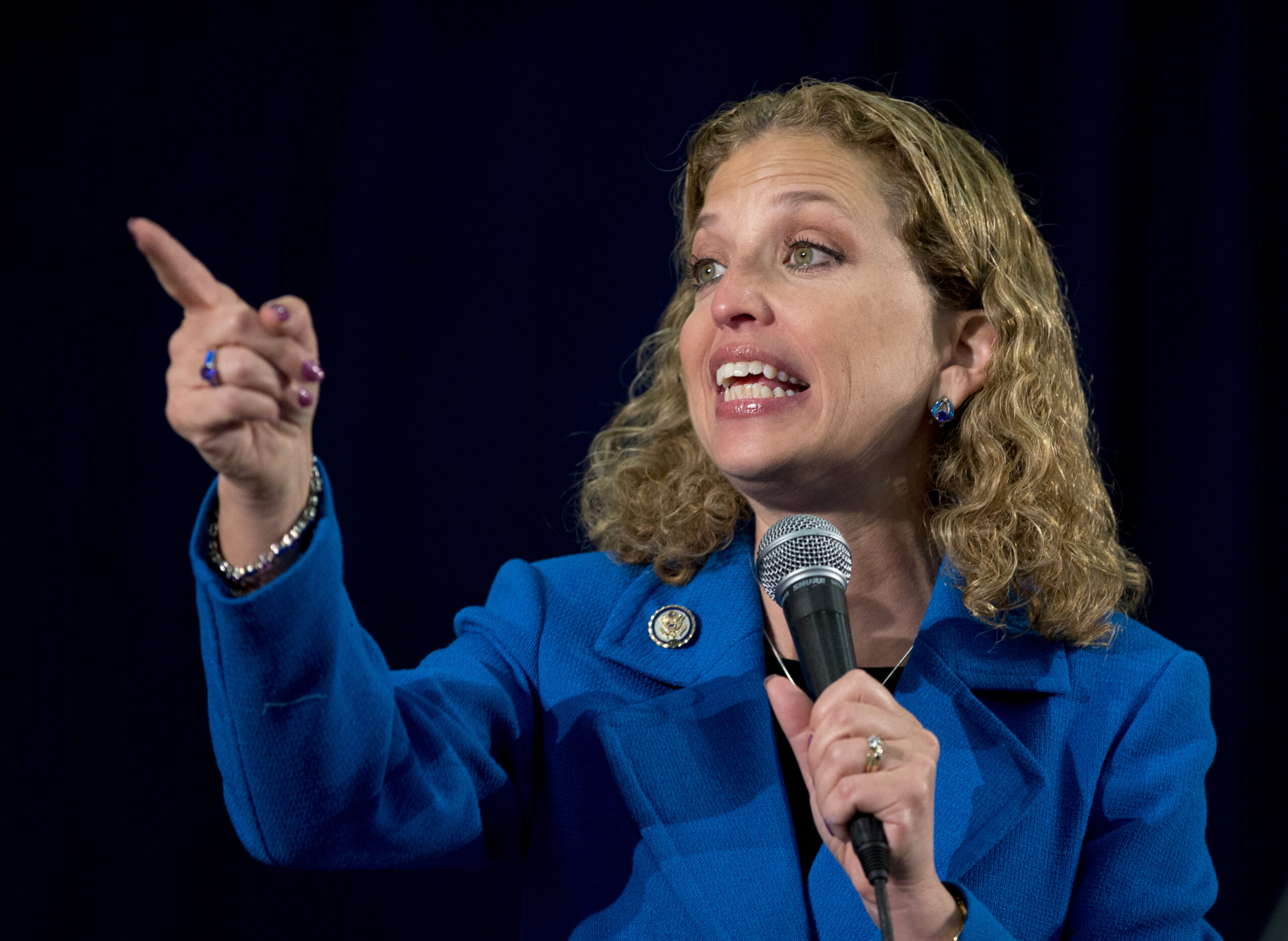 Obama wants Wasserman Schultz to stay on at DNC