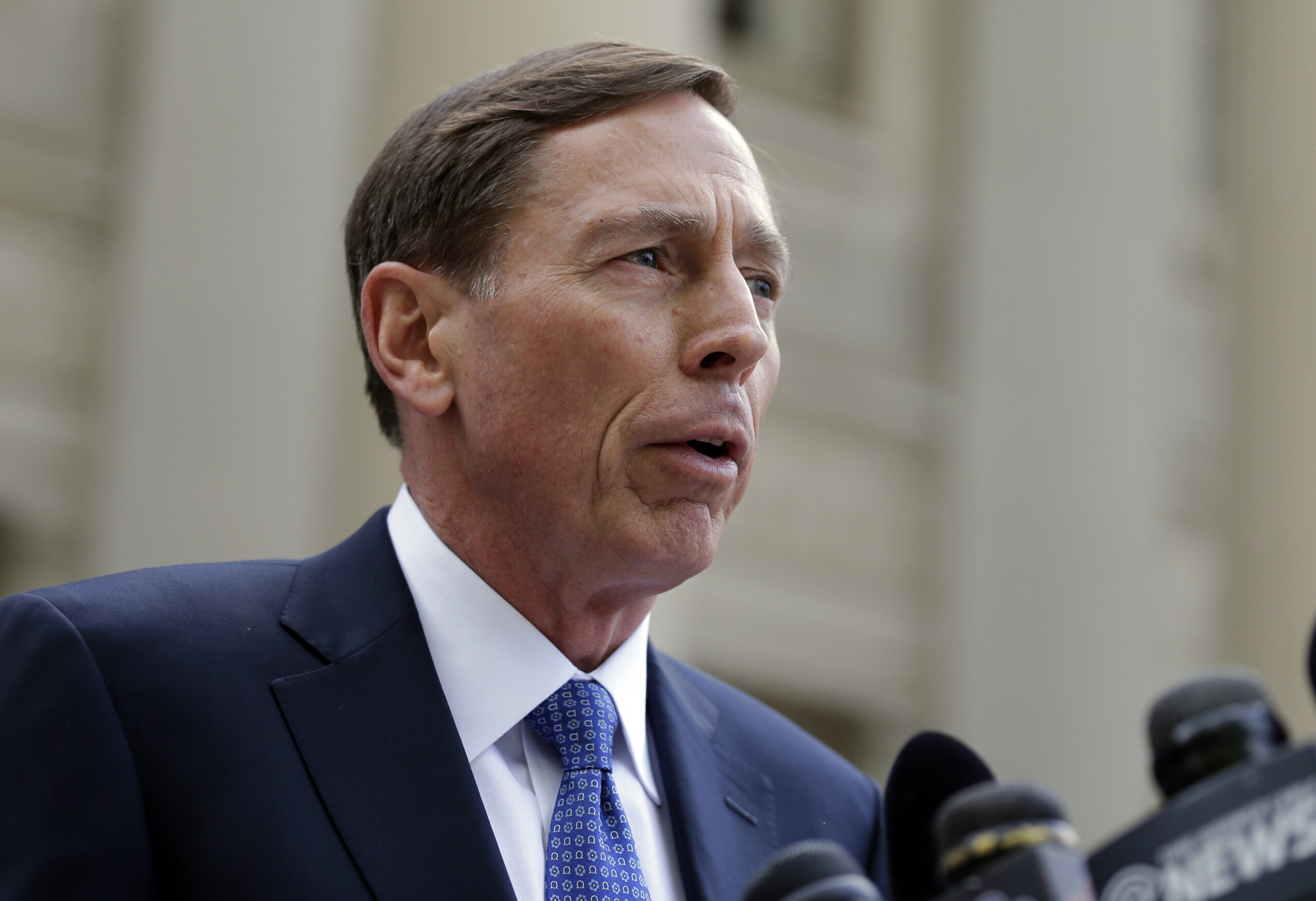 Petraeus: Use al Qaeda affiliated fighters to battle ISIS