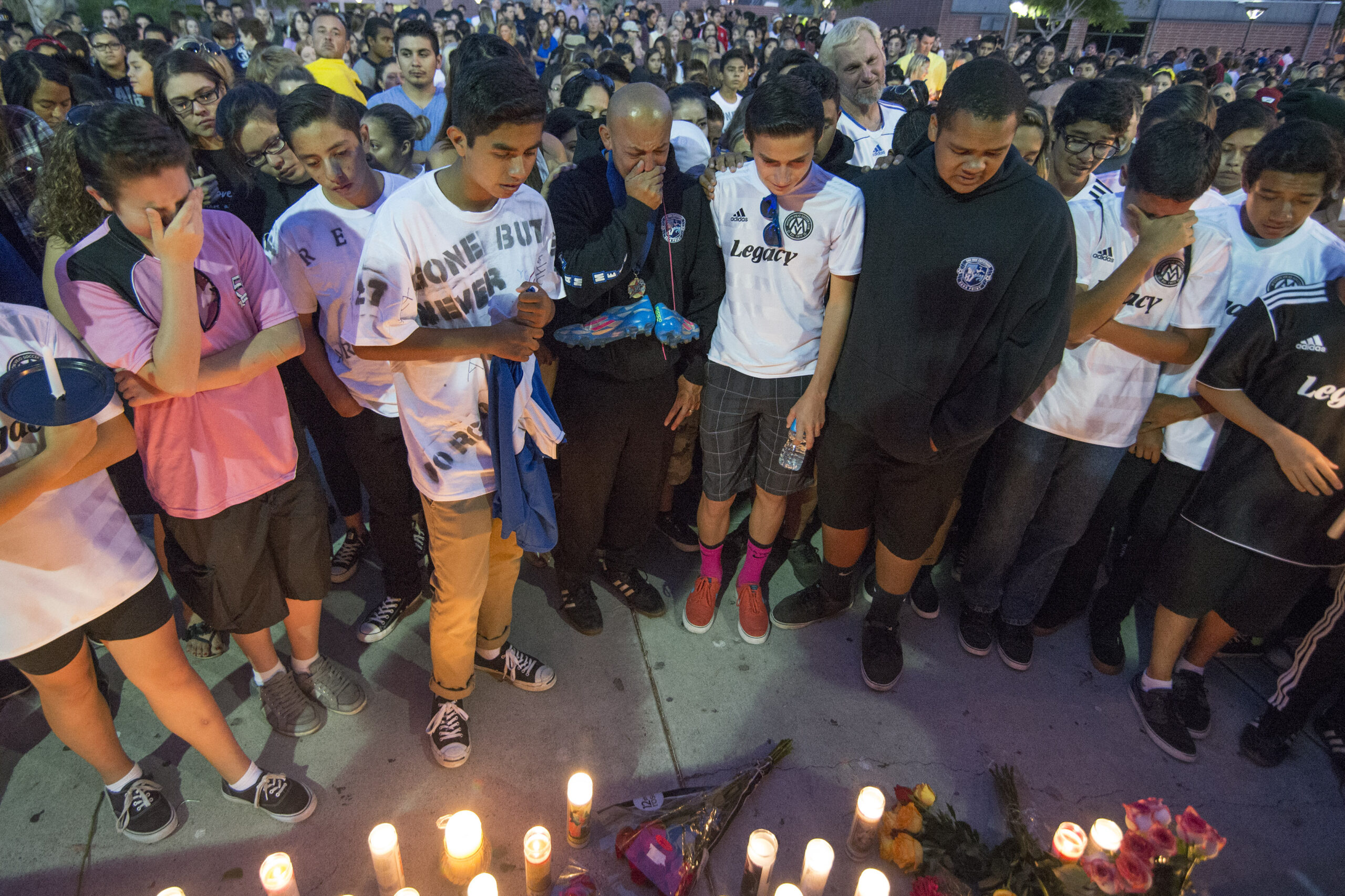 Authorities investigate crash that killed 5 teens
