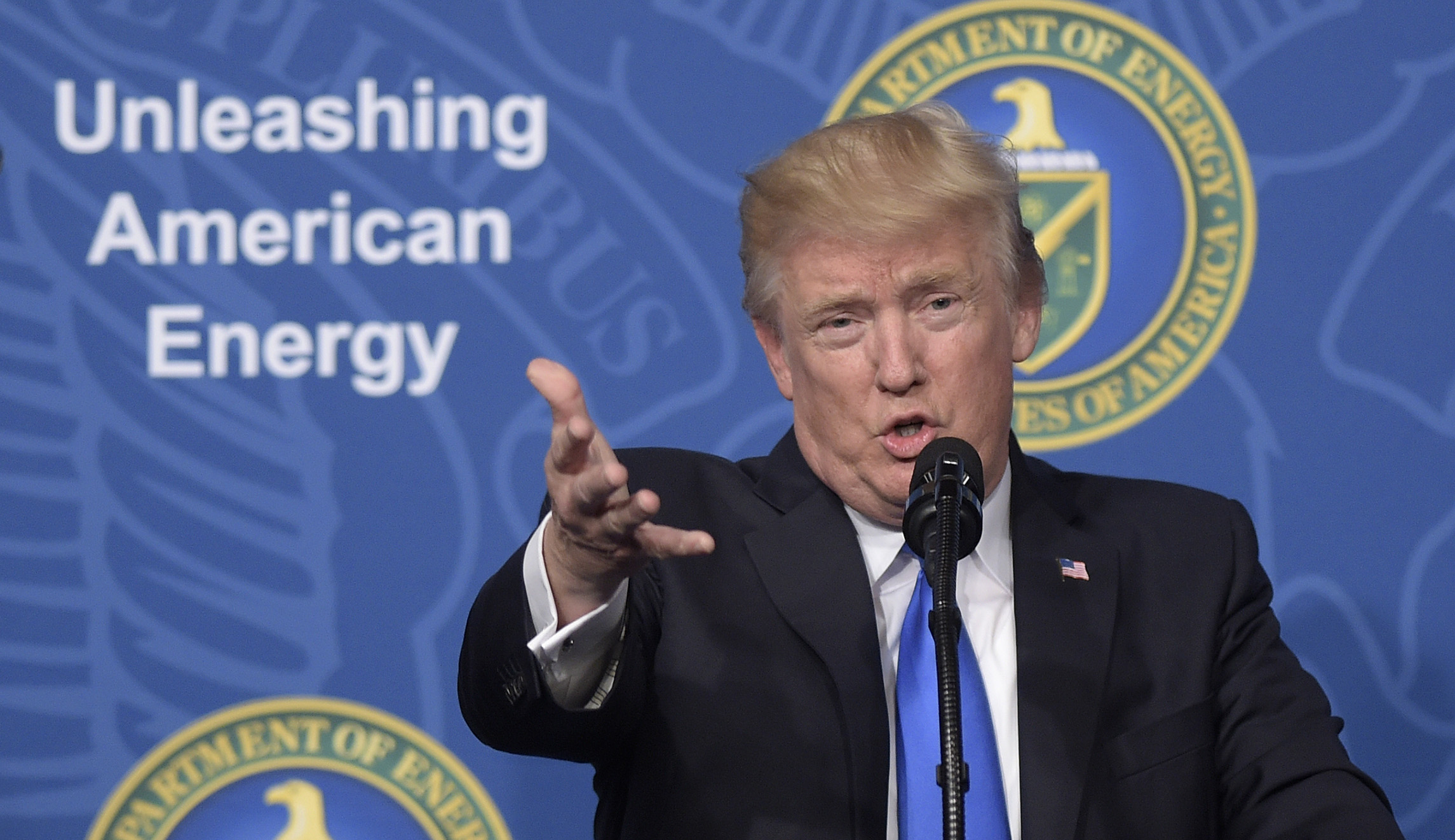 Trump names energy industry adviser to chair FERC