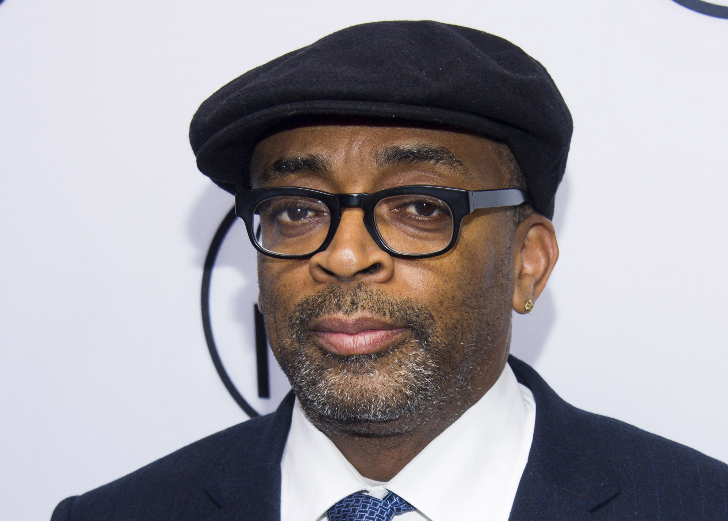 Spike Lee compares black Trump supporters to slaves