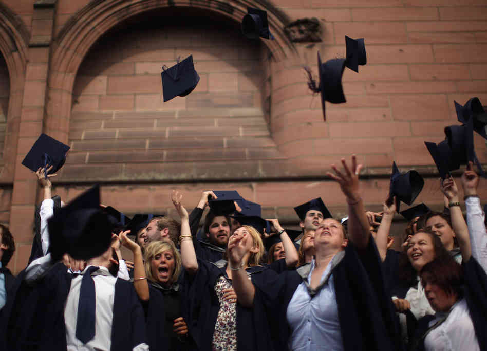 Study: College grads give up job hopes after just 7 weeks