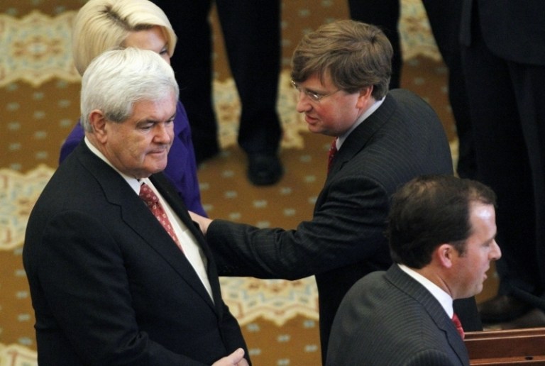 York: With Gingrich on ropes, Santorum tries KO