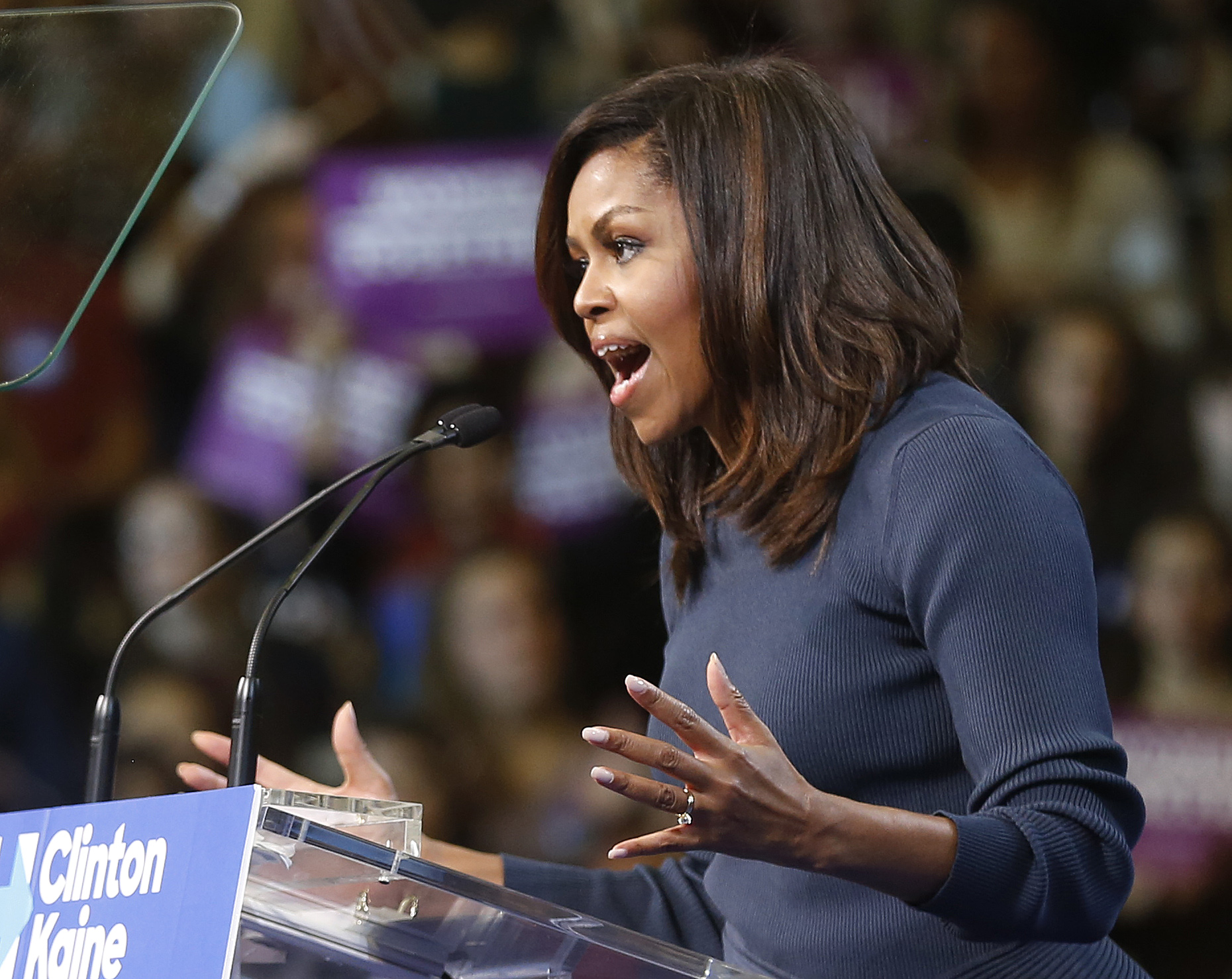 Clinton ‘in awe’ of Michelle Obama’s speech