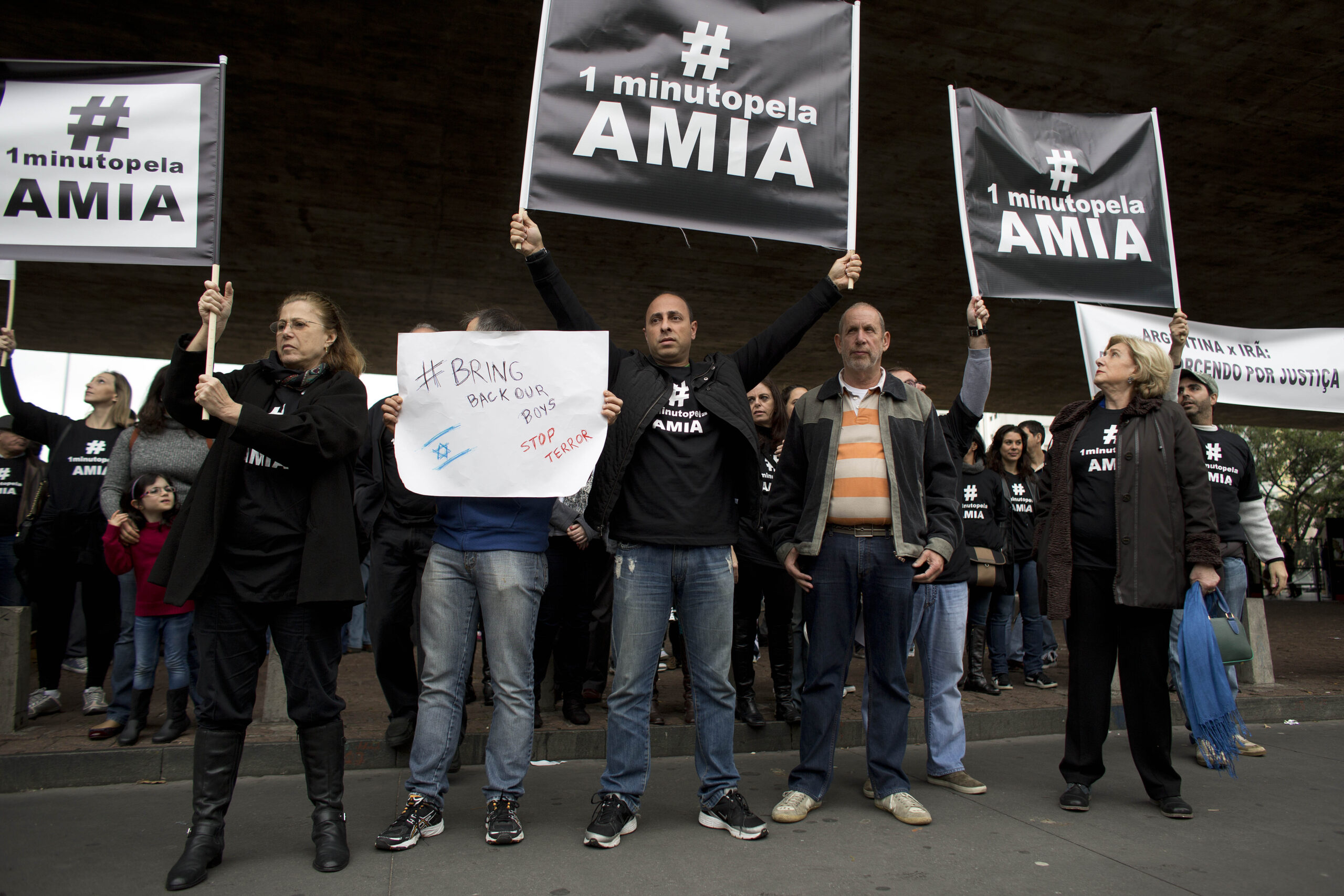 Jewish demonstrators protest Argentina-Iran game