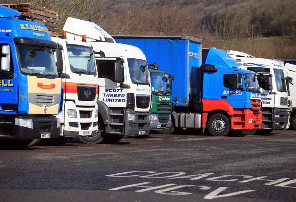 EPA proposes strict emissions cuts for big rigs
