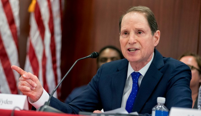 Sen. Wyden targets life insurance plans available only to the rich