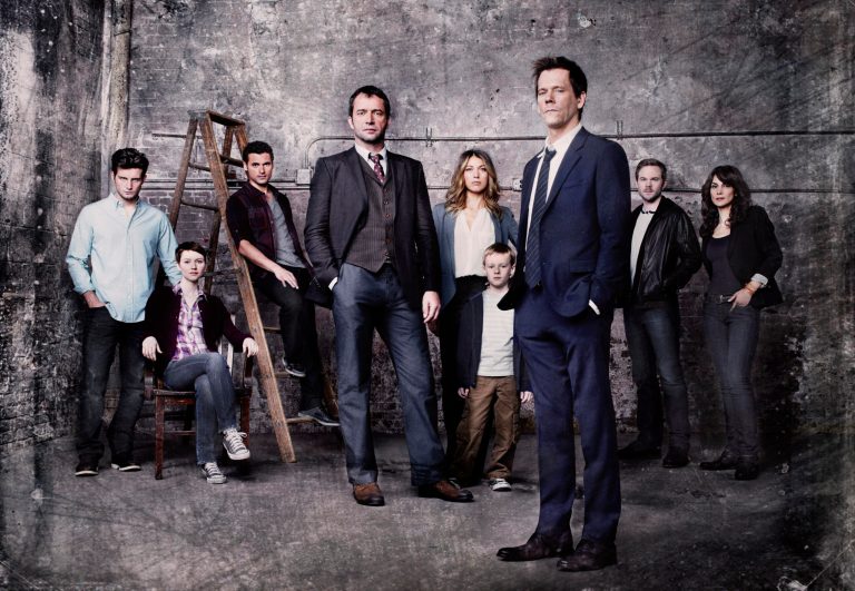   This undated publicity photo released by FOX shows Kevin Bacon, front right, as former FBI agent Ryan Hardy, who is called out of retirement to track down James Purefoy, as Joe Carroll, in the new psychological thriller 