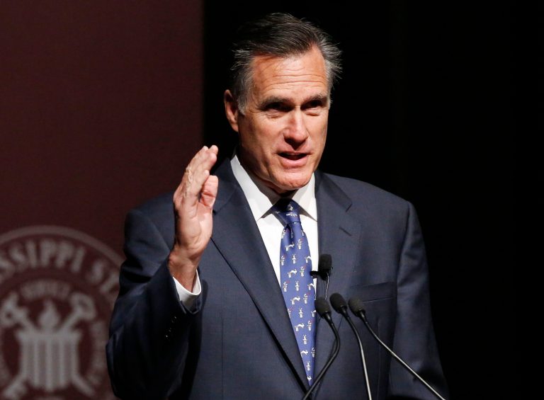 In a tweet, Mitt Romney said that Donald Trump 