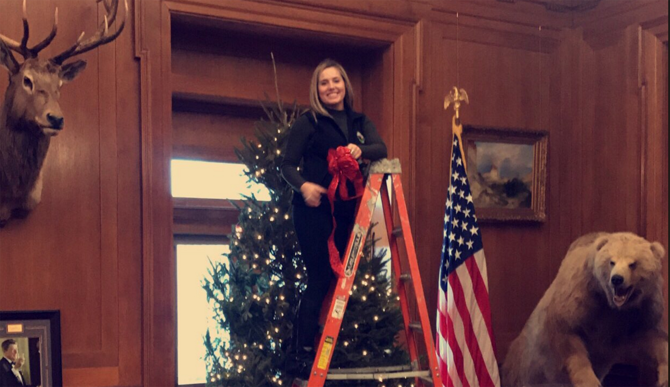 Democrats send snarky helicopter reply to Zinke’s Christmas tree tweet