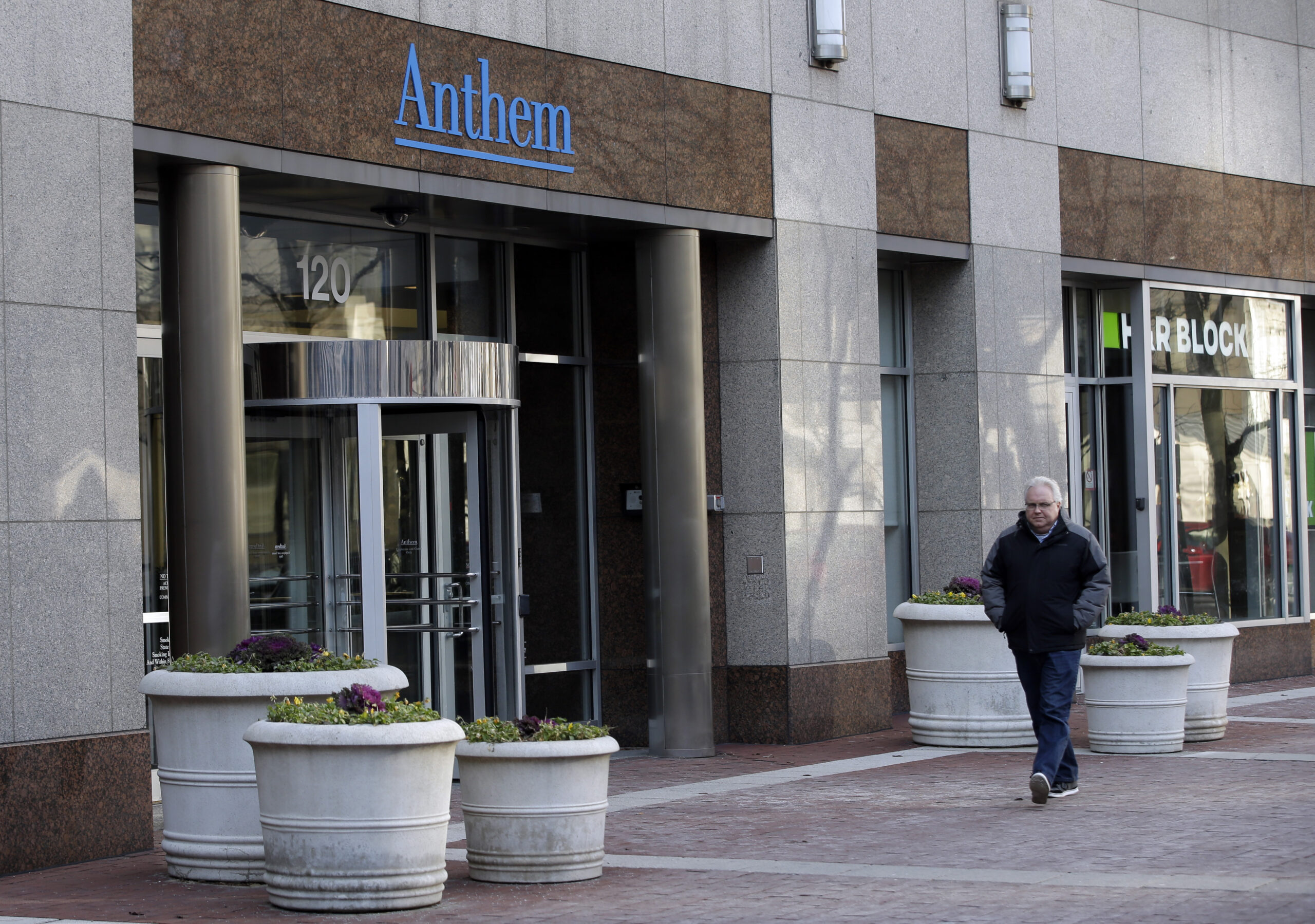 Insurer Anthem seeks to buy rival Cigna
