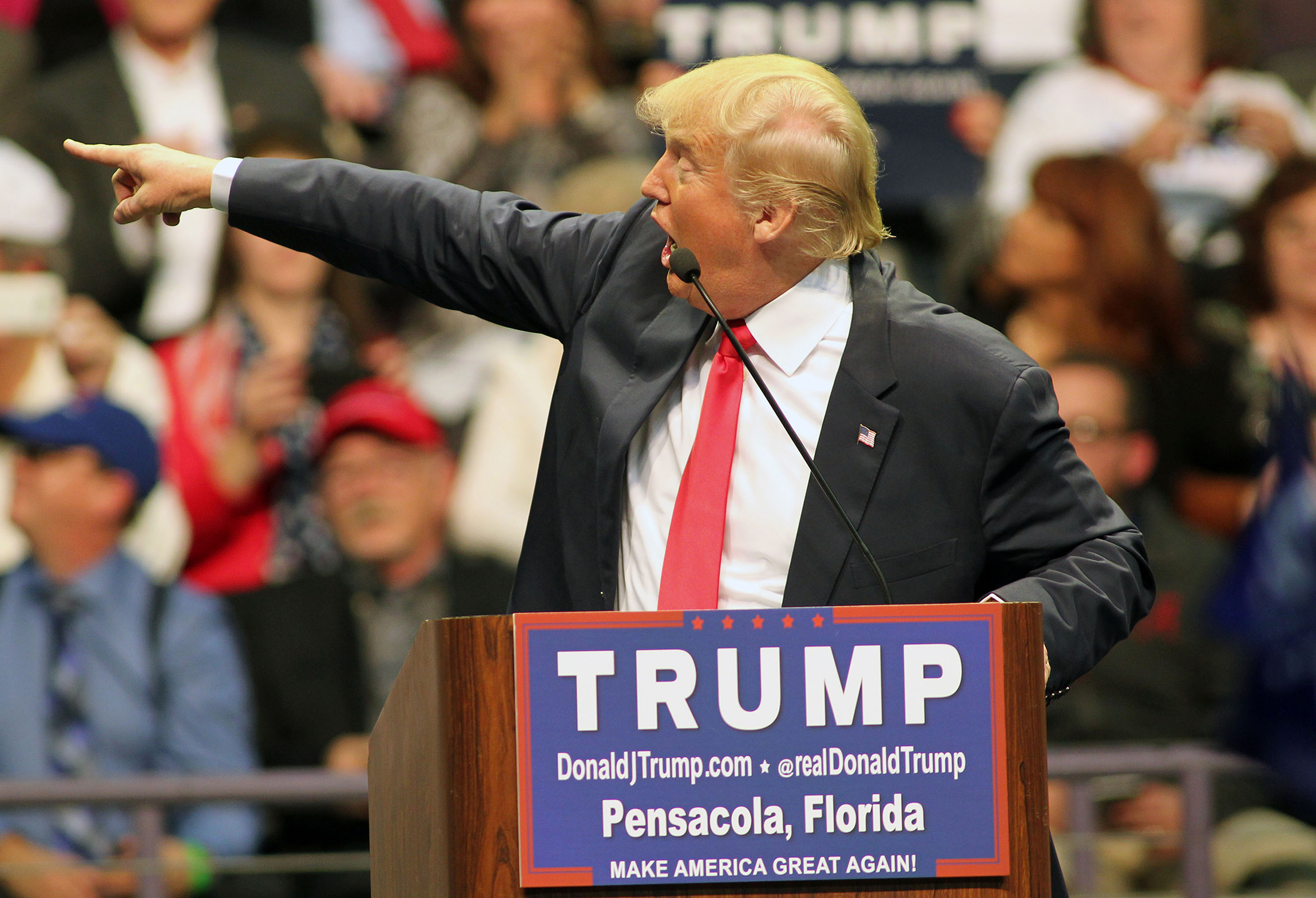 Reporter explains why he left Trump-connected paper