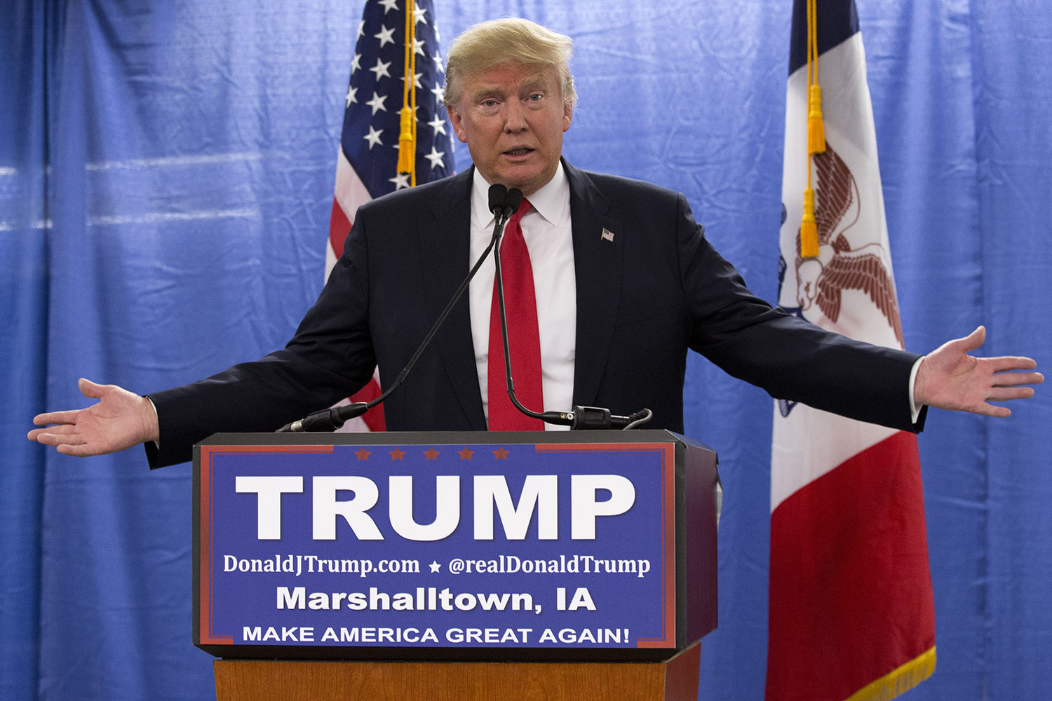 Trump: Refugees will launch 9/11-style attacks