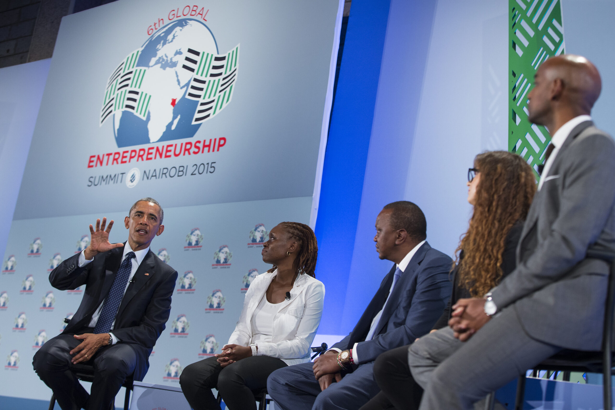 Obama promotes business in Kenya