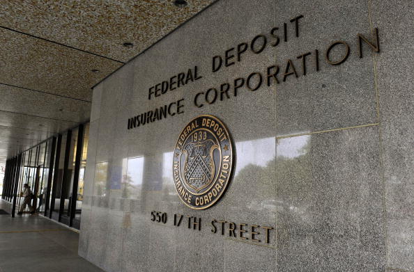 FDIC moves toward new rule for shuttering large banks