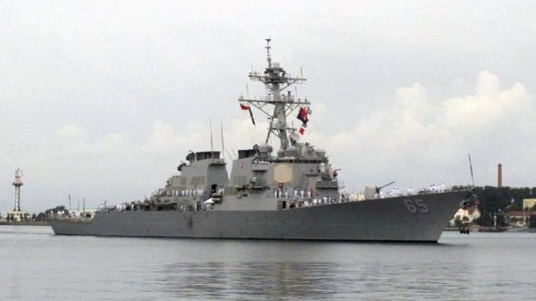 US Navy destroyer drifted four days without power in South China Sea