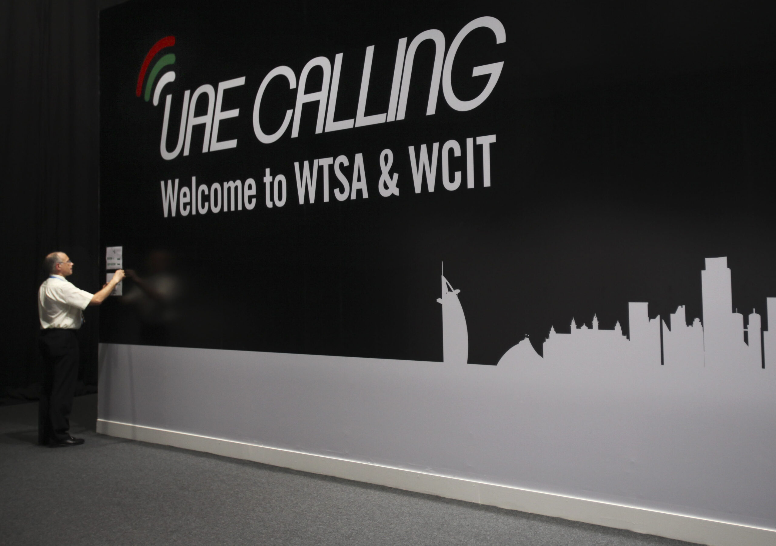 Clashes over Internet rules to mark Dubai meeting