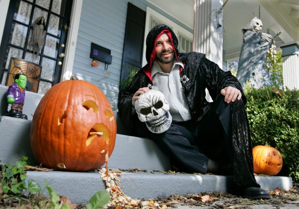 University of Florida offers students counseling after warning about Halloween costumes