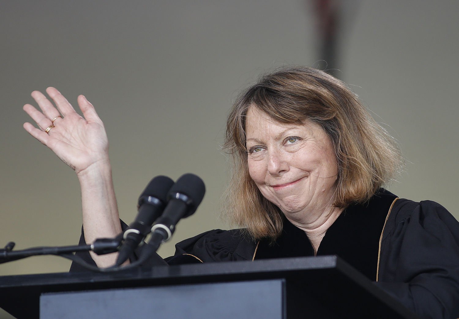 Former NYT editor: Media too hard on Clinton