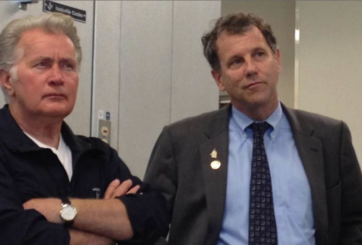 Martin Sheen campaigns for Sen. Sherrod Brown