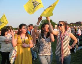 Tea Partiers Stand Up for Tea Party-Crashing Teacher