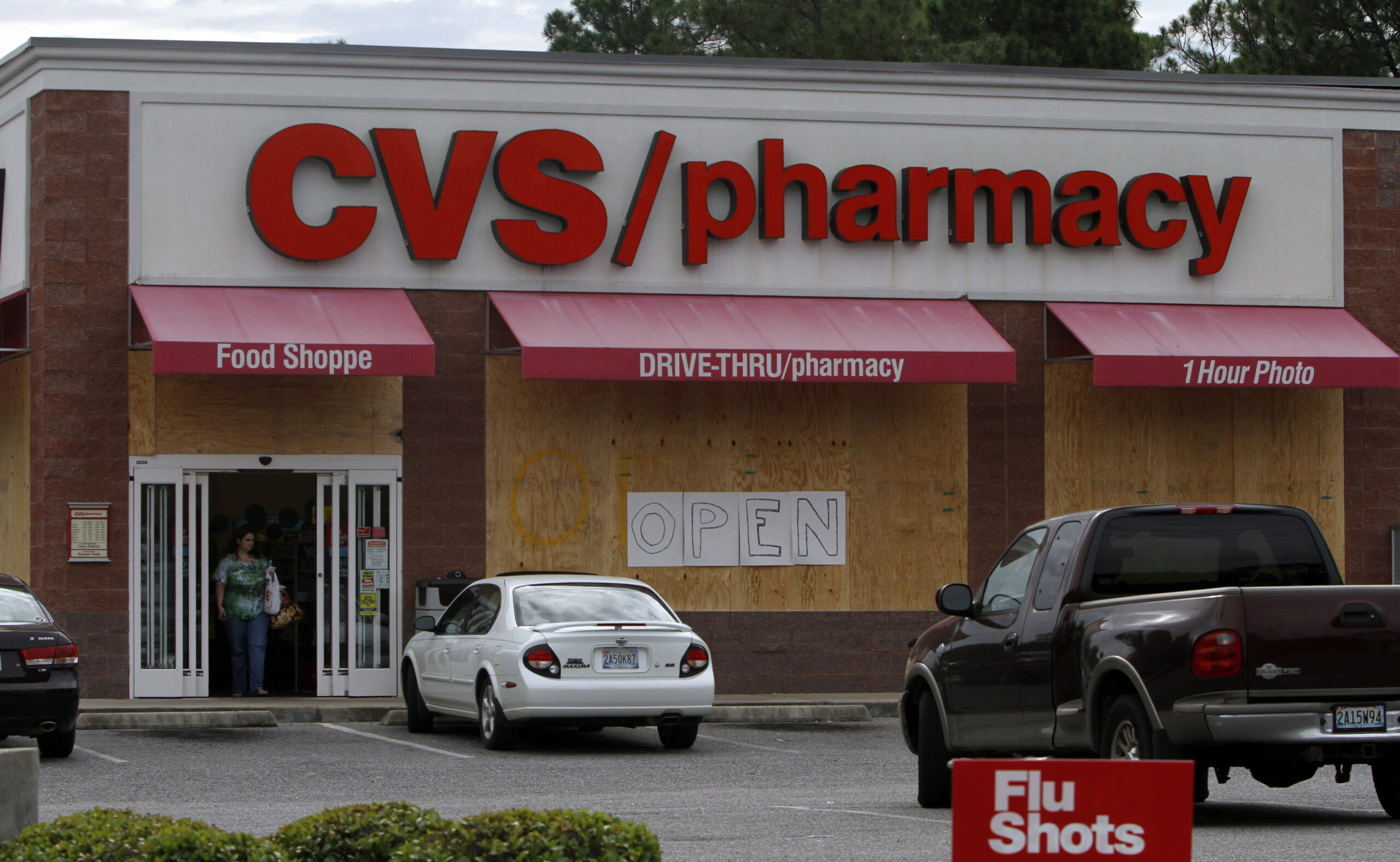 Obama hails CVS’ move to stop selling tobacco products