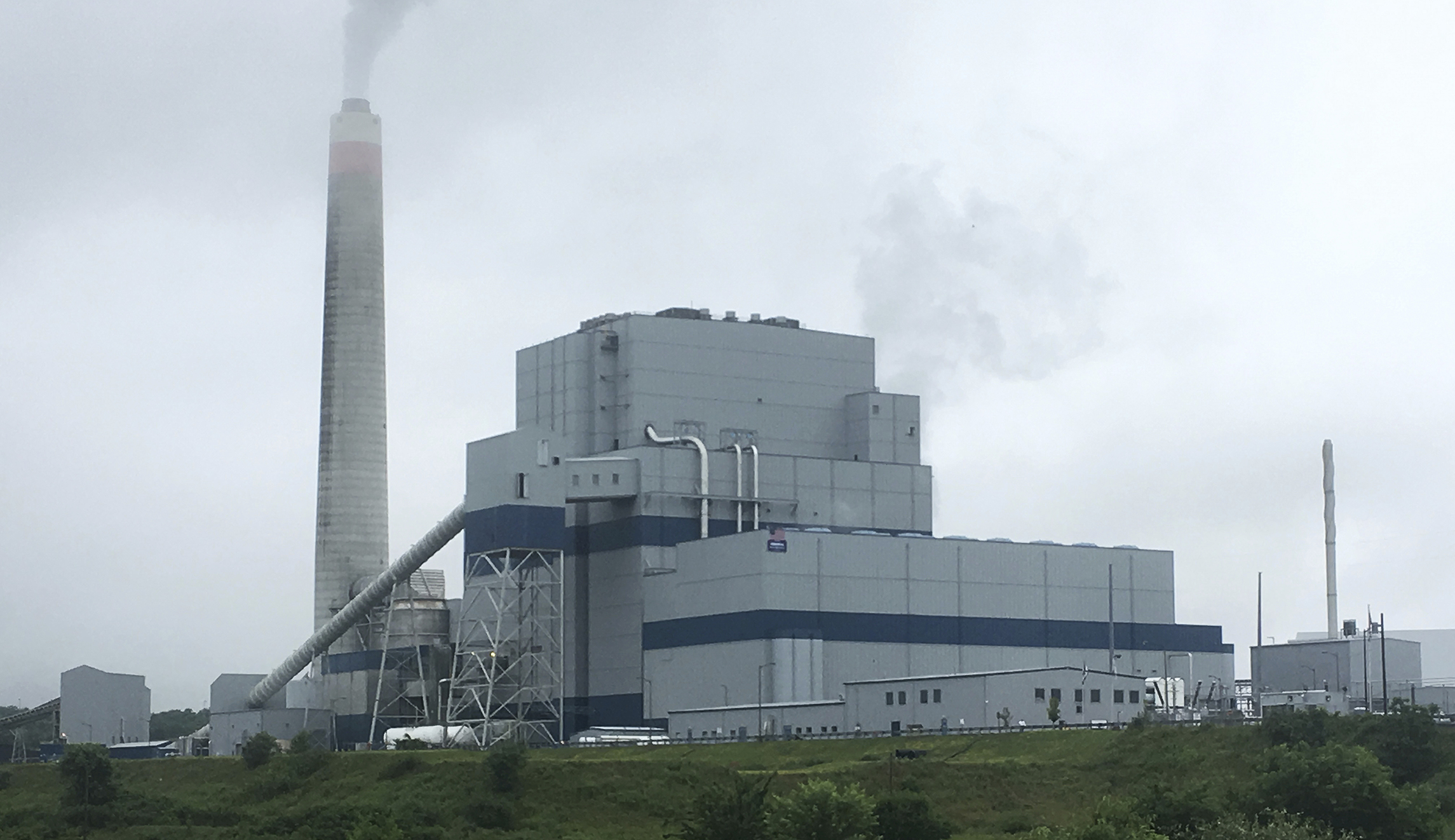 EPA takes first step toward replacing Obama’s climate rules for coal plants