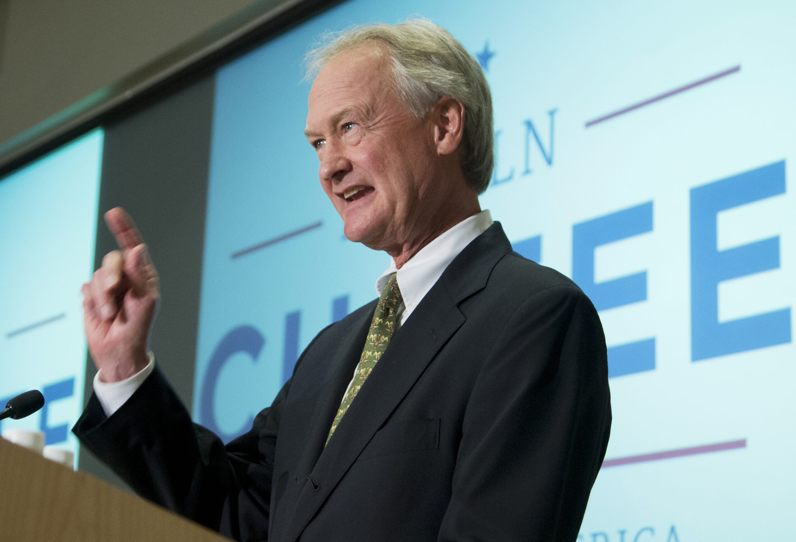 Chafee enters 2016 Democratic presidential race