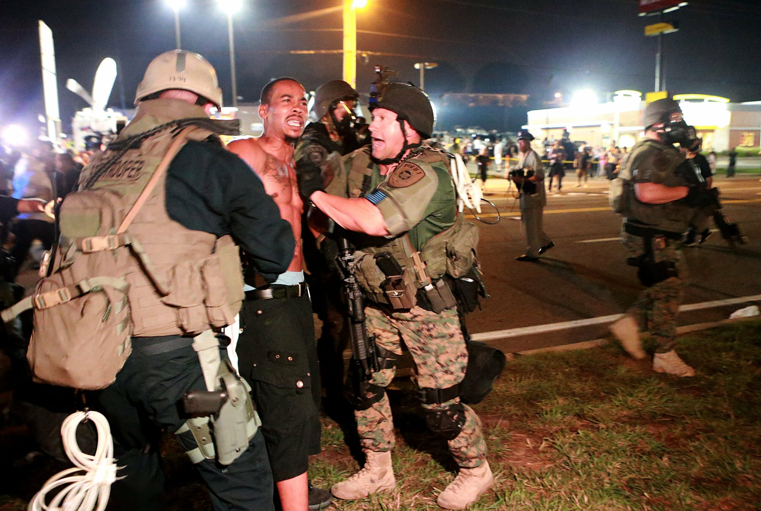 VIDEO: 31 arrested in Ferguson overnight as violence rages on