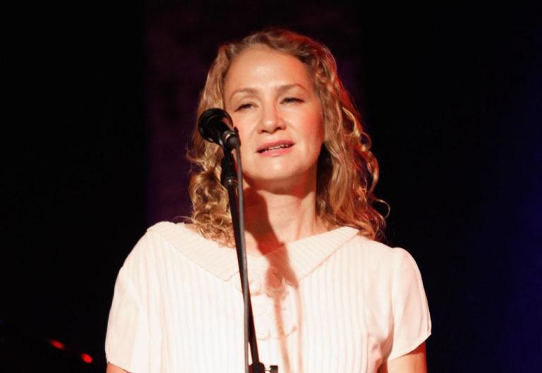 Joan Osborne sings the blues