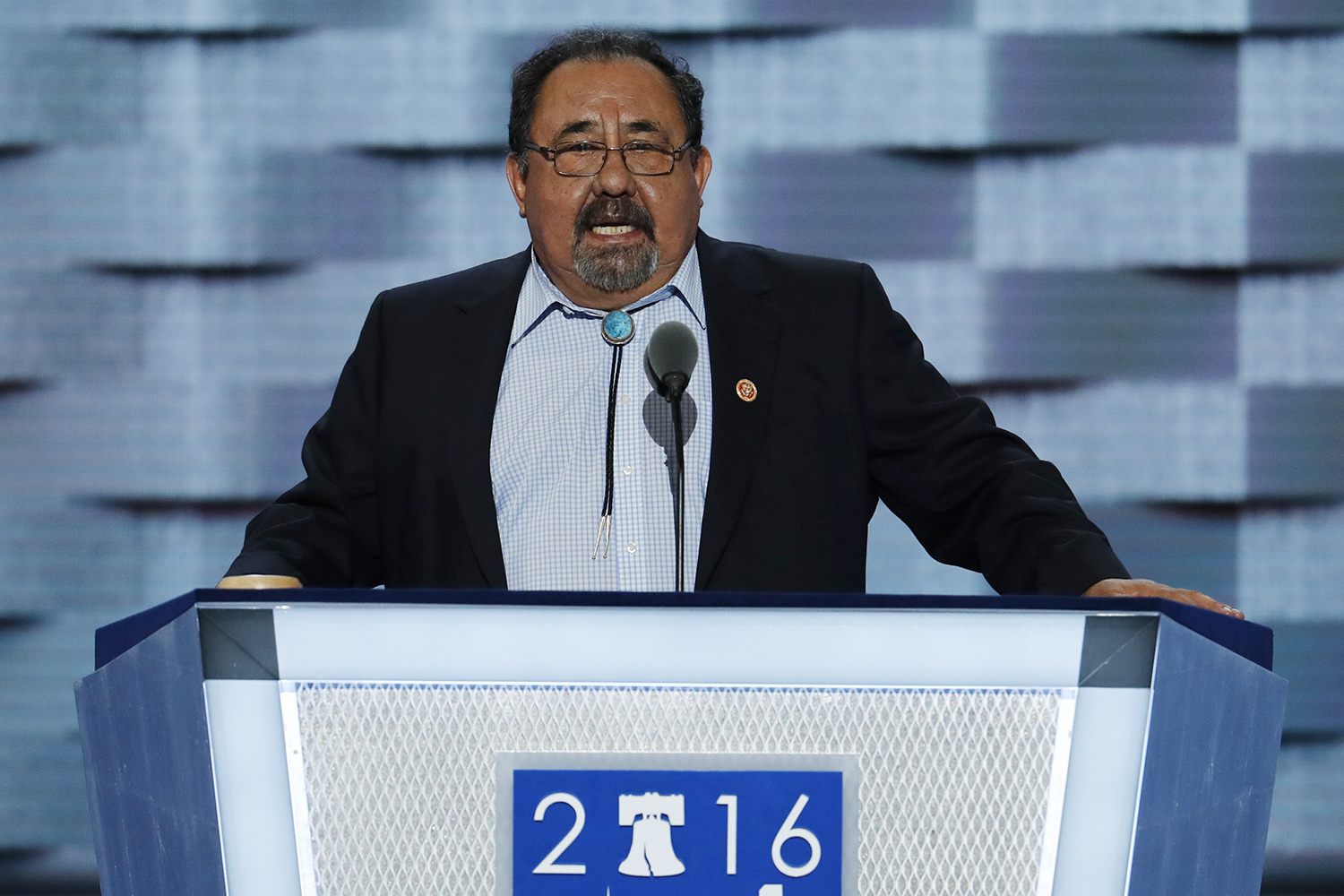 Sanders’ first congressional backer touts Clinton to stop Trump