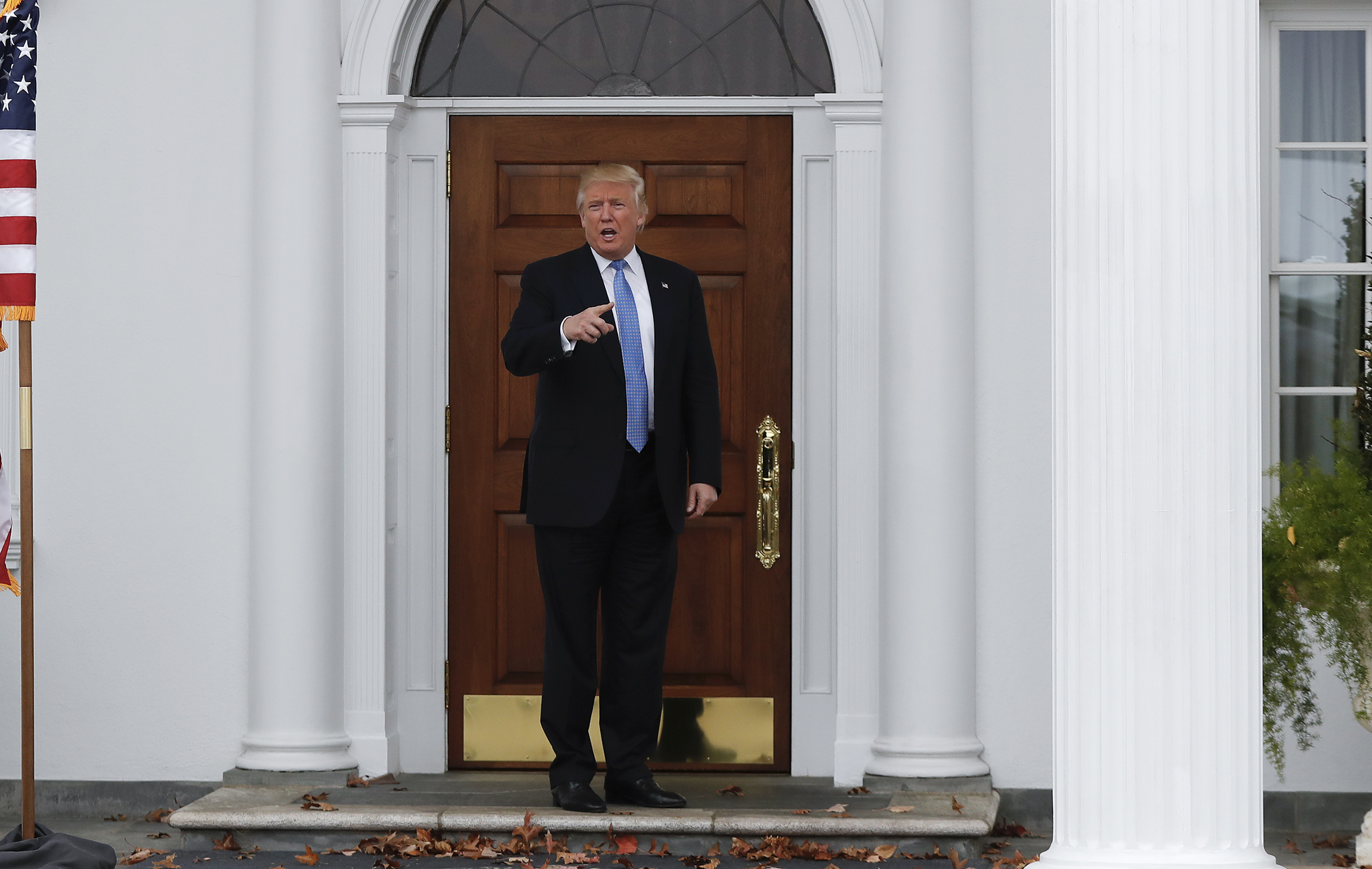 Trump announces White House policy team