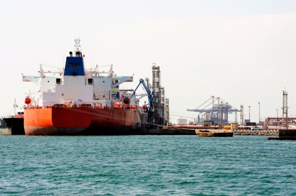Oil exports would boost economy, lower gas prices: study