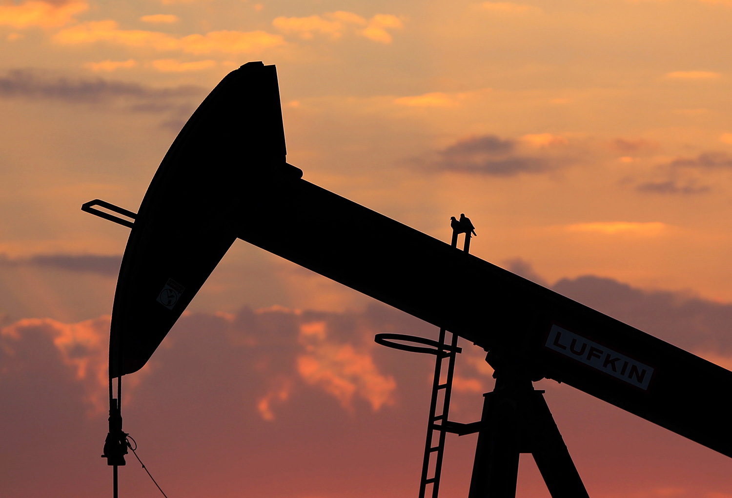 Analysts: Next president will have to deal with rising oil prices