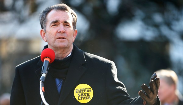 Left pressures Ralph Northam to resign after blackface, KKK picture